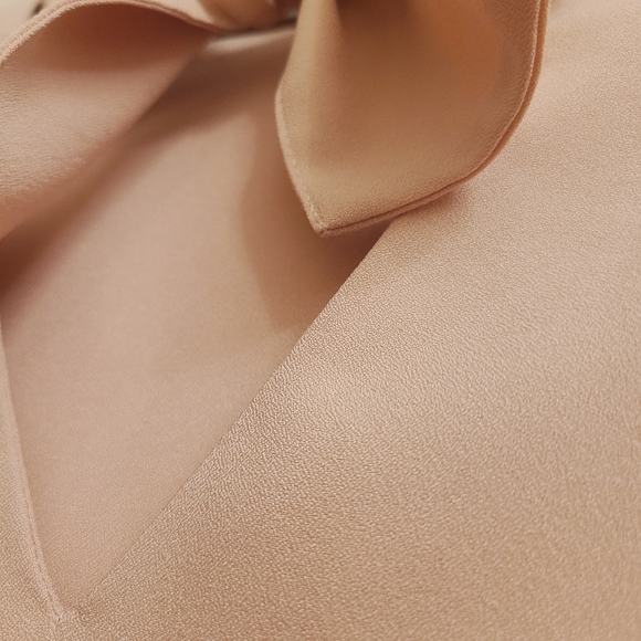 Flare blouse with cute bow - Picture 3 of 5